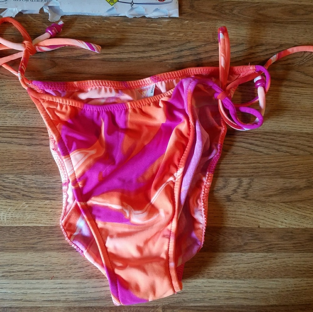 Venus string bikini bottom