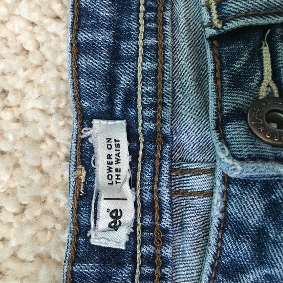 Vintage Mid Rise Lee Denim Shorts - Picture 5 of 5