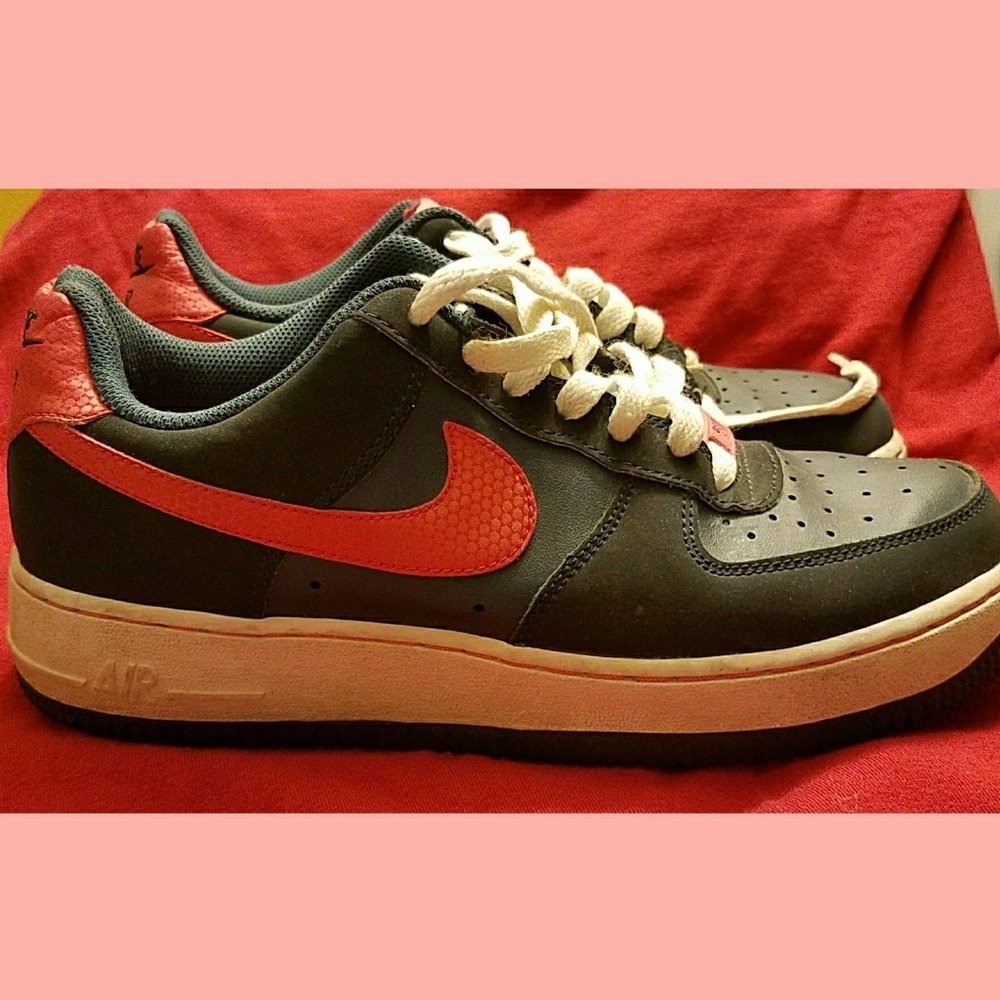 Nike tennis shoes