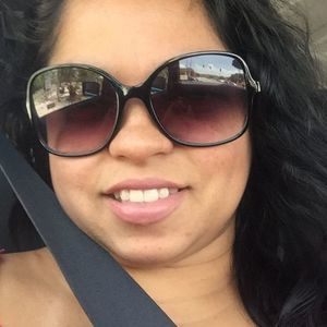 Meet your Posher, Lymari