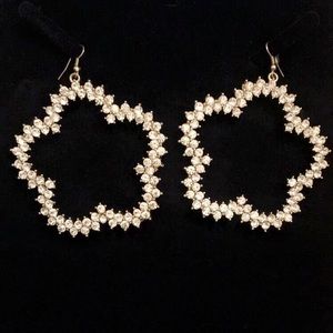 Flower 🌺 hoop earring