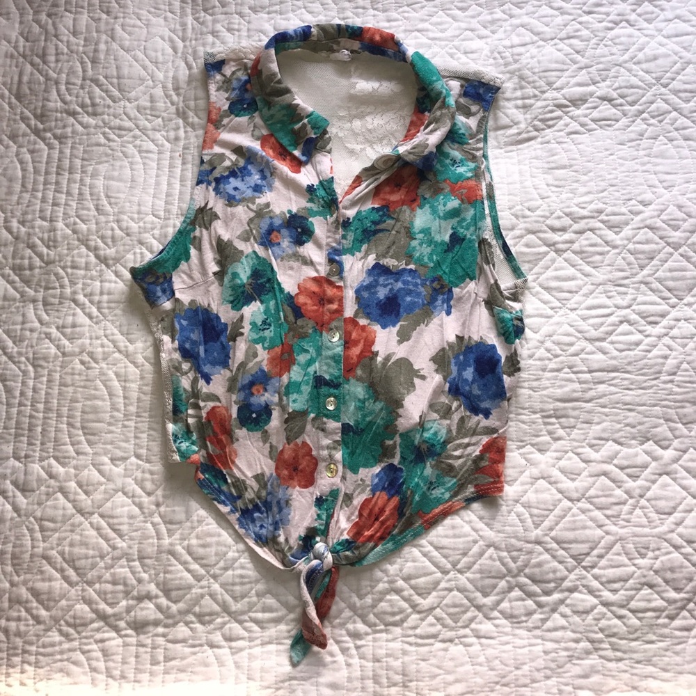 Floral Print Crop Button Down