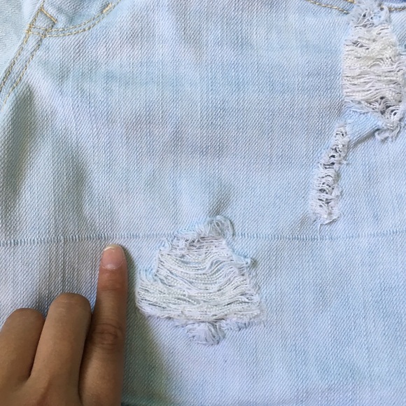 Distressed Light Wash Denim Shorts - Picture 4 of 4