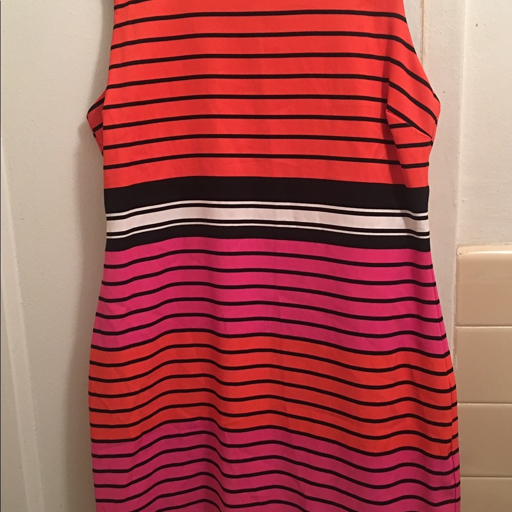 Dress - Picture 2 of 4
