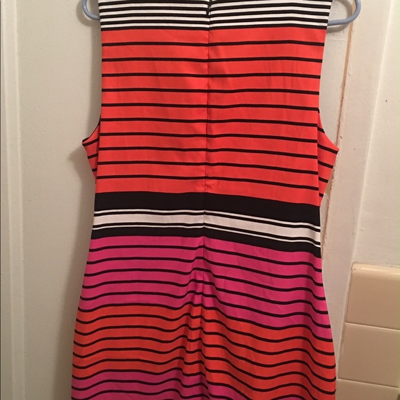 Dress - Picture 3 of 4