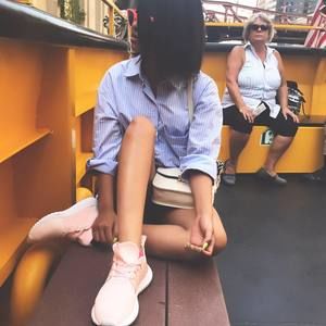 Meet your Posher, Ngân