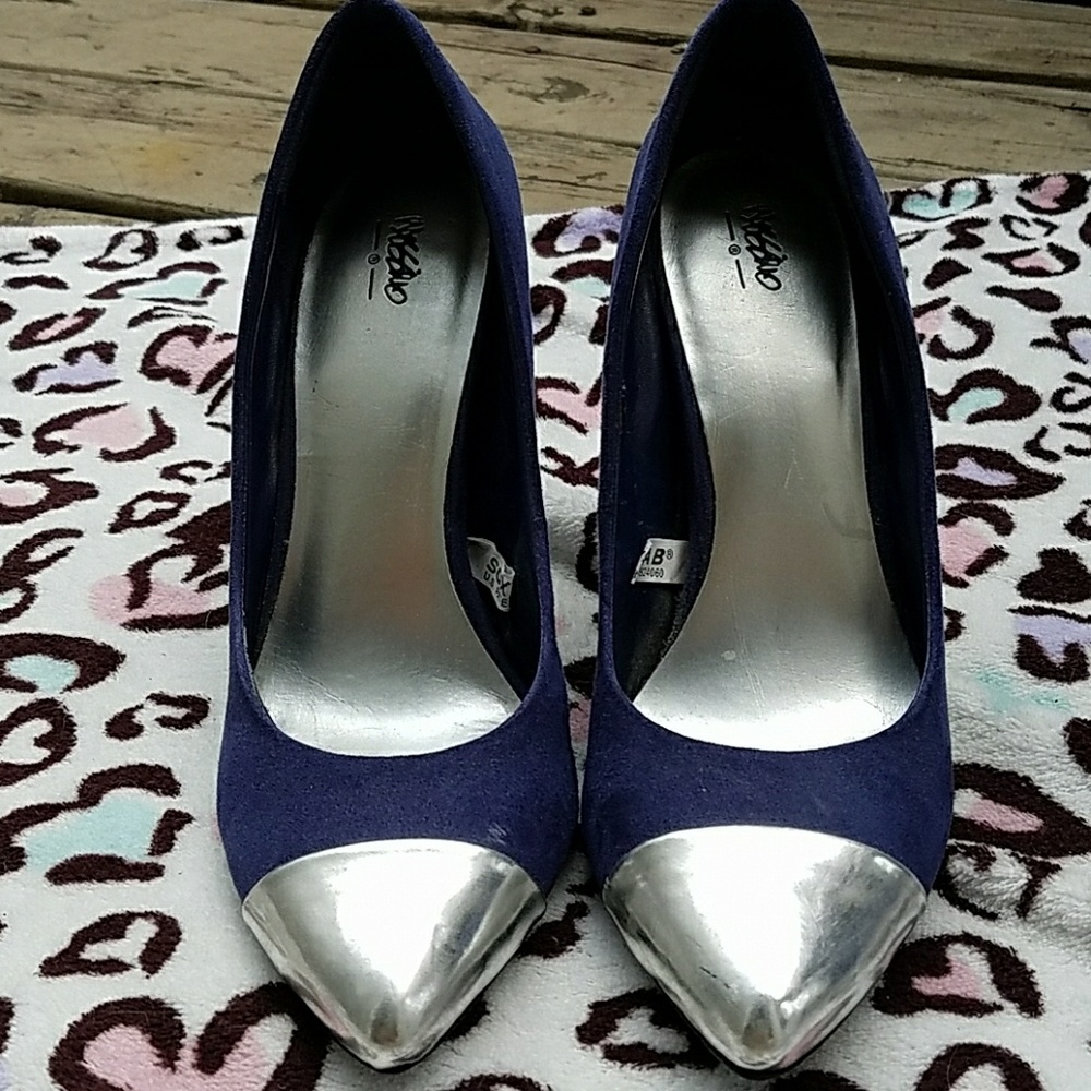 Women's pointed toe stilettos