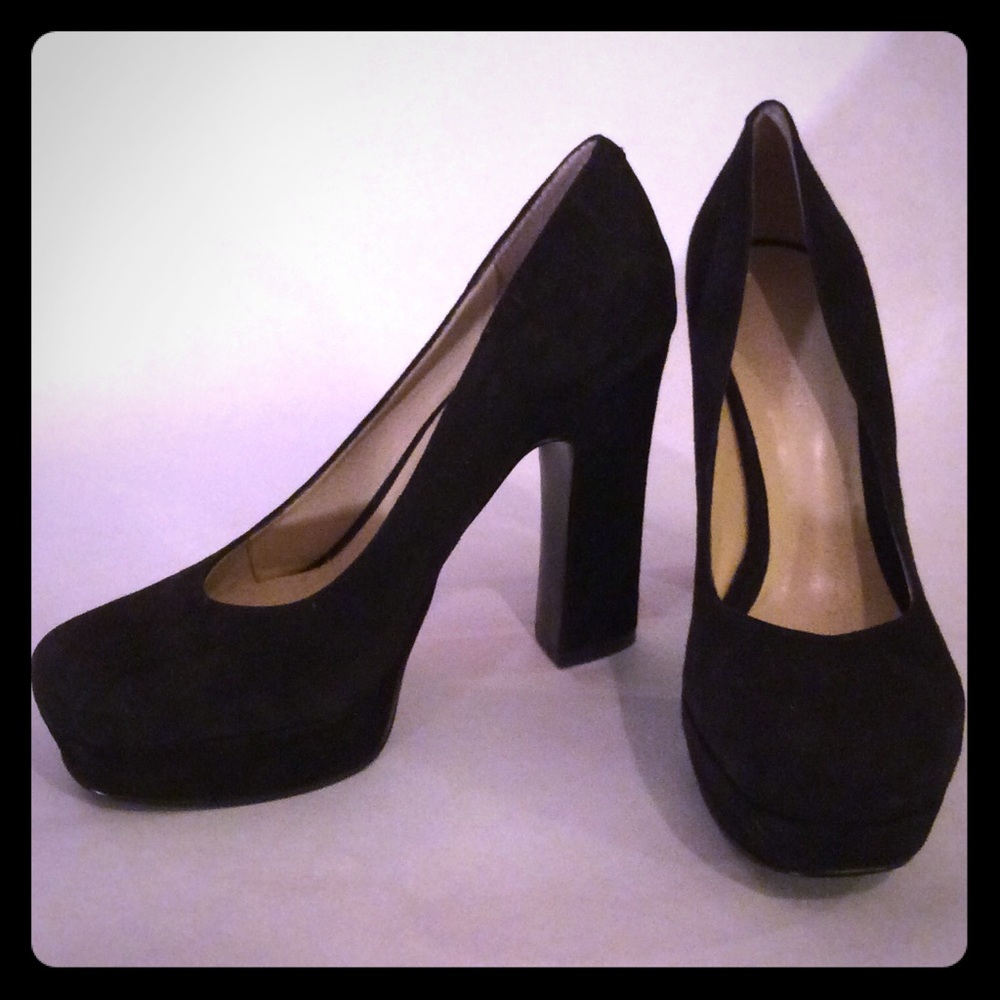Nine West 4" black suede pumps