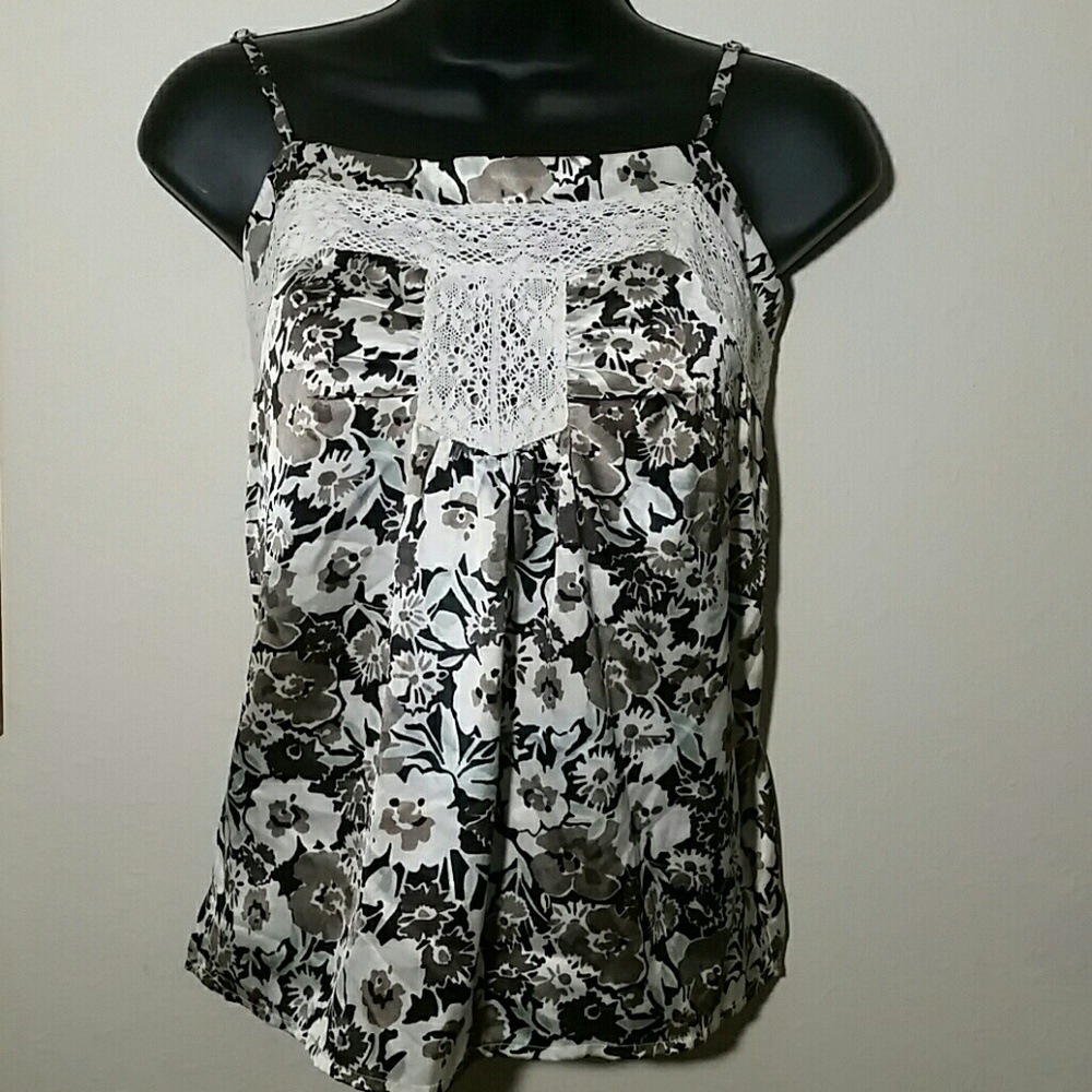 🌻Jessica Simpson top🌻