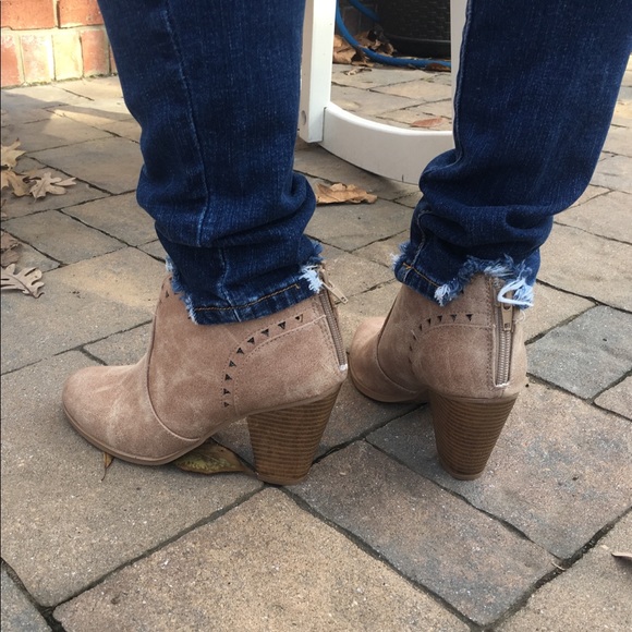 ⬇️FINAL PRICE DROP ⬇️Taupe Cutout Ankle Booties - Picture 6 of 6
