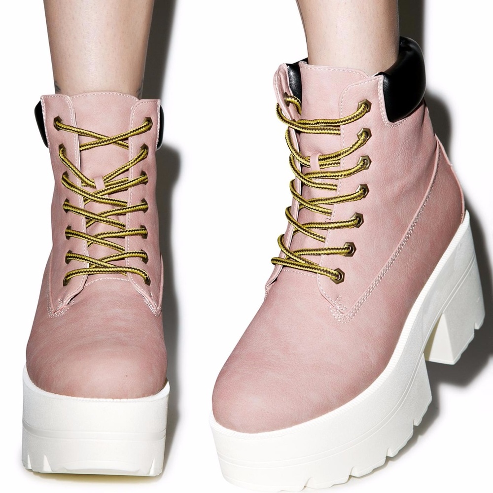 DOLLS KILL PASTEL BLUSH PLATFORM BOOTS Size 8