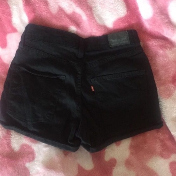 Levi's shorts - Picture 3 of 3
