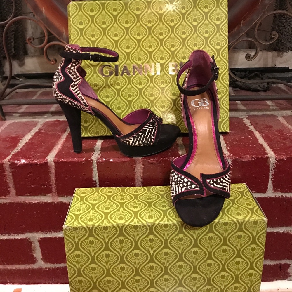 Gianni Bini Suede Heels