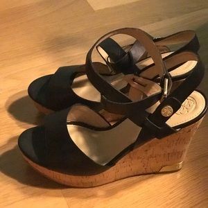 Guess black wrap ankle wedge sz 8.5