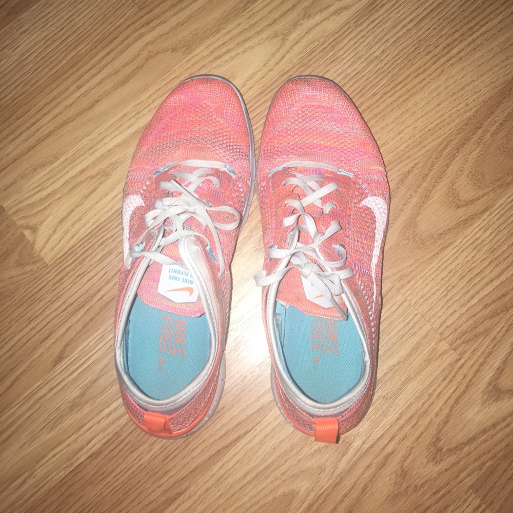 NIKE FREE TR FLYNIT