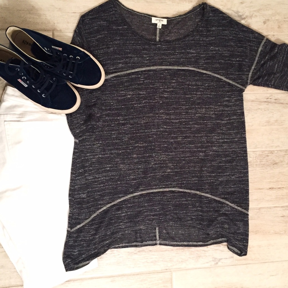 Flowy dark ink colored tee by Umgee size small