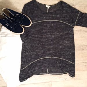 Flowy dark ink colored tee by Umgee size small