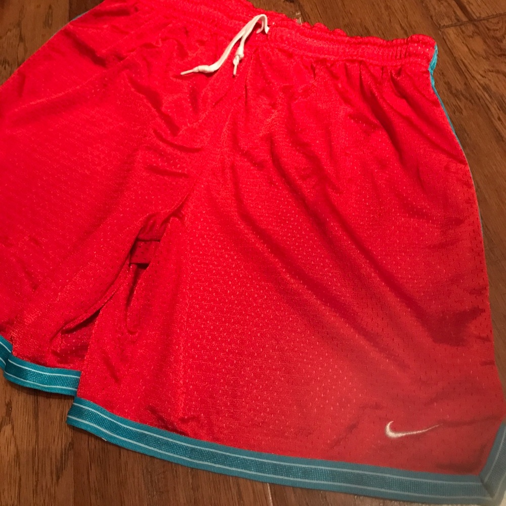 Nike Women's 6" Basketball 🏀 Shorts