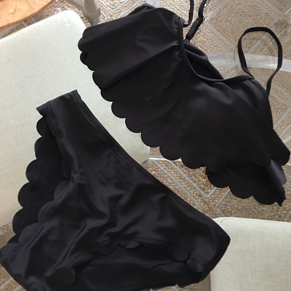 ✨LAST ONE!! Black Ruffle Bandeau Bikini✨ - Picture 3 of 4