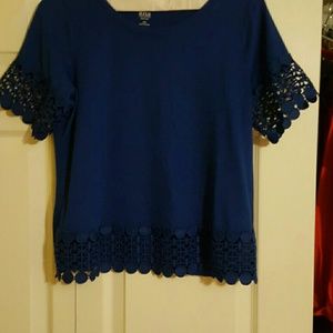 Cotton spandex t shirt with sleeve and bottom embe