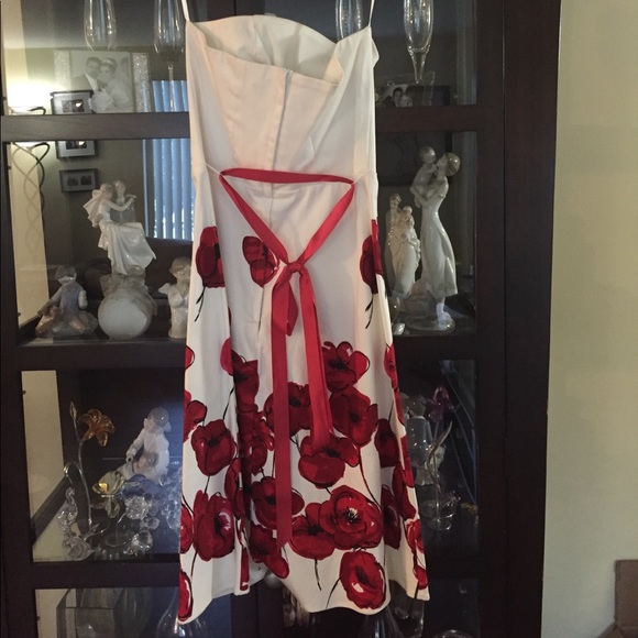 Women's Dress - Picture 3 of 5