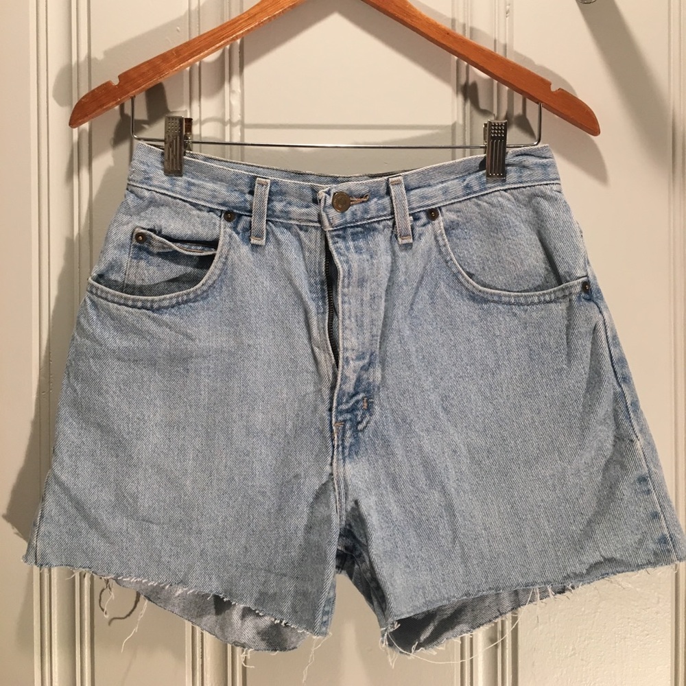 Women's cut-off shorts