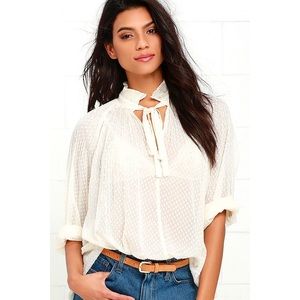 LULU'S QUEEN FOR A DAY CREAM LONG SLEEVE TOP