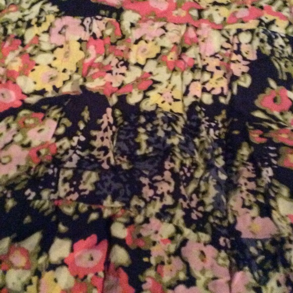 Flowy tank - Picture 3 of 3