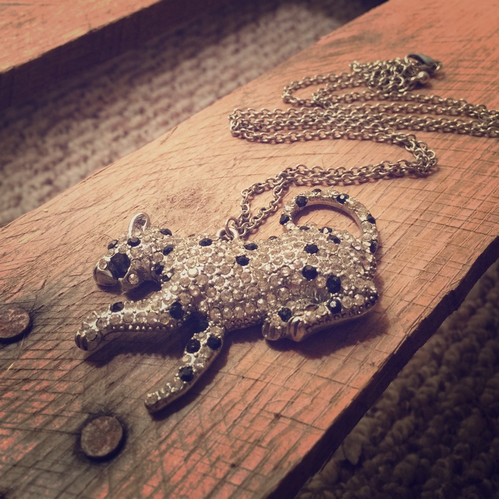 Rhinestone leopard necklace