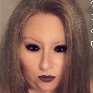 Meet your Posher, Lorie