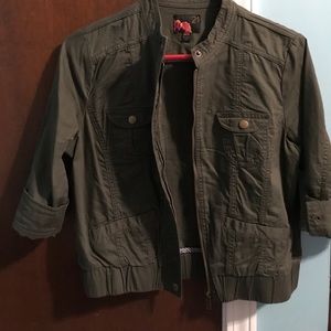 Cropped army green jacket