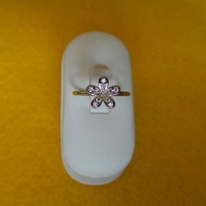 Dazzling CZ Daisy Flower Ring, sizes: 5,6,7,8