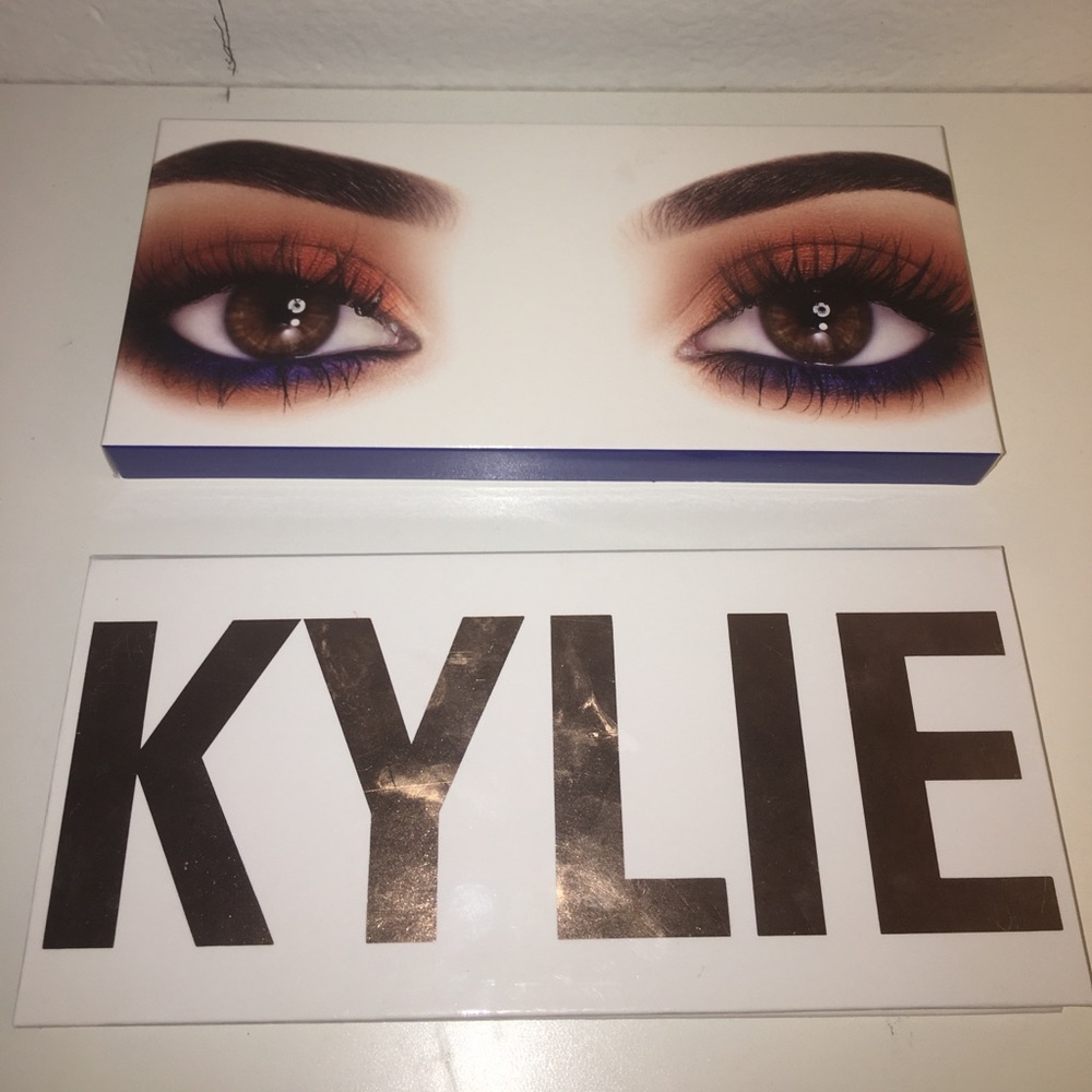 Kylie Cosmetics Sweet Peach Palette