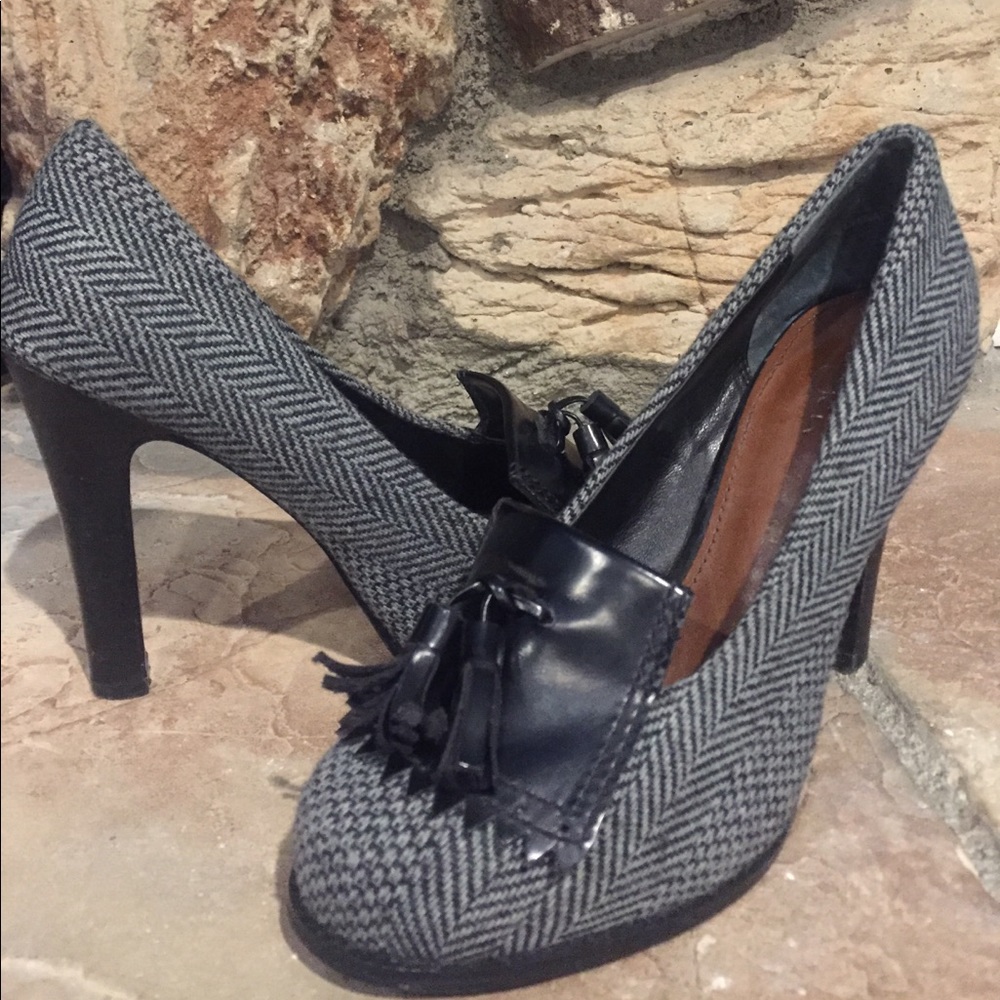 Black/grey heels