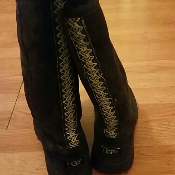 UGG BOOTS - Picture 3 of 6