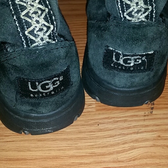 UGG BOOTS - Picture 4 of 6