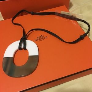🔸Hermes necklace horn & lacquer