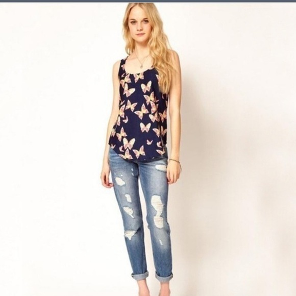 NWOT WOMENS BUTTERFLY BLOUSE - Picture 2 of 4