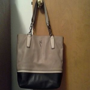 Vera Wang  Simply Vera Catherine Tote