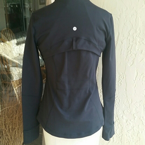 Lululemon define jacket SOLD - Picture 3 of 4