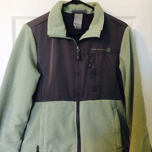 Fleece jacket. North Face and Columbia look alike. - Picture 1 of 2
