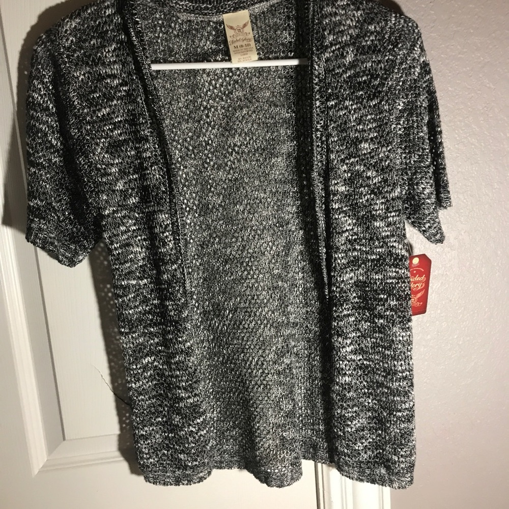 Grey short cardigan.