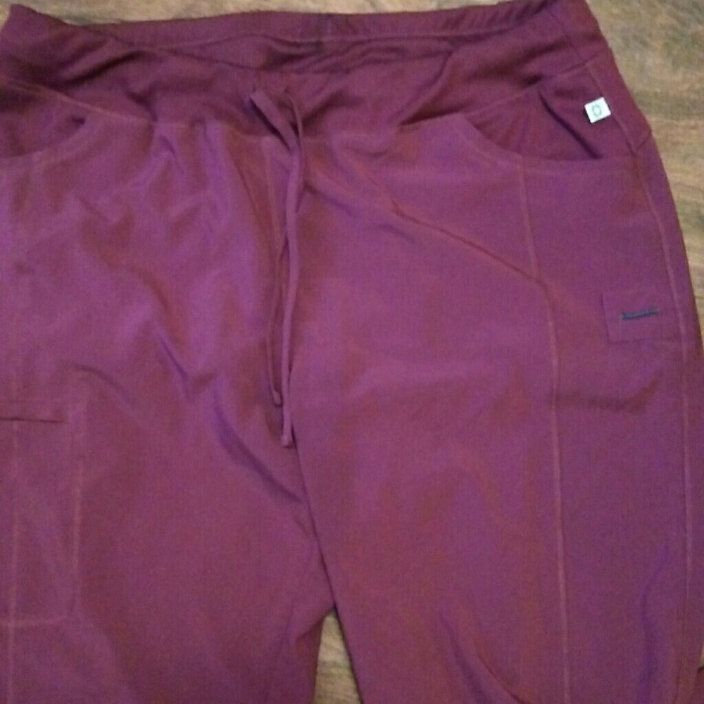 Cherokee infinity scrubs