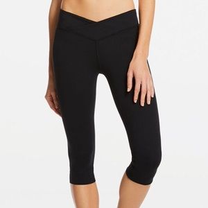Fabletics Winn Mid Rise Crop