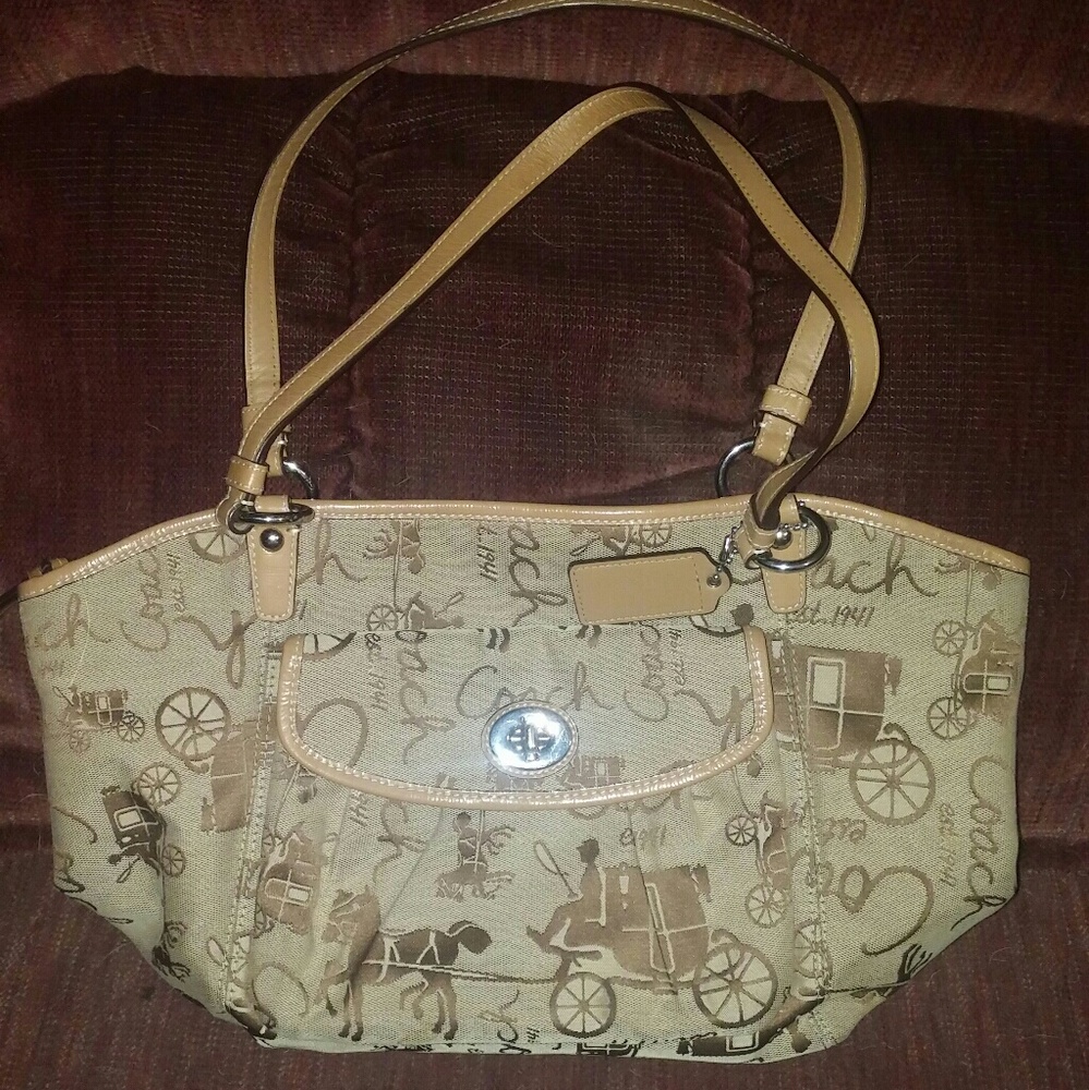 Coach horse and carriage purse