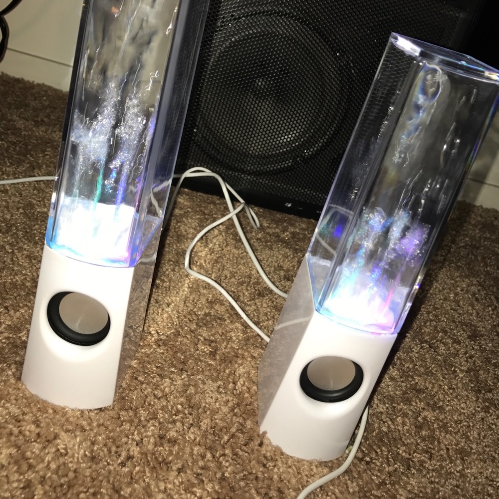 Water speakers !!