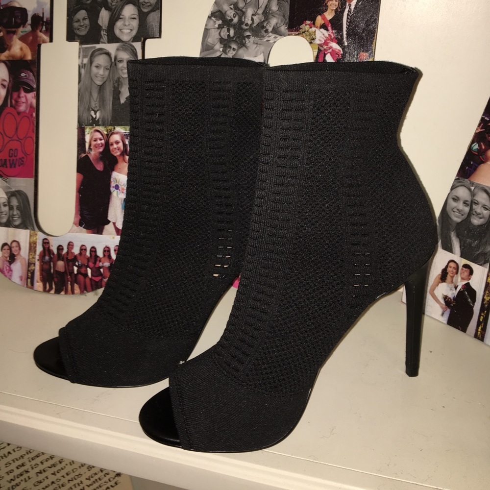 Authentic Steve Madden Open Toes