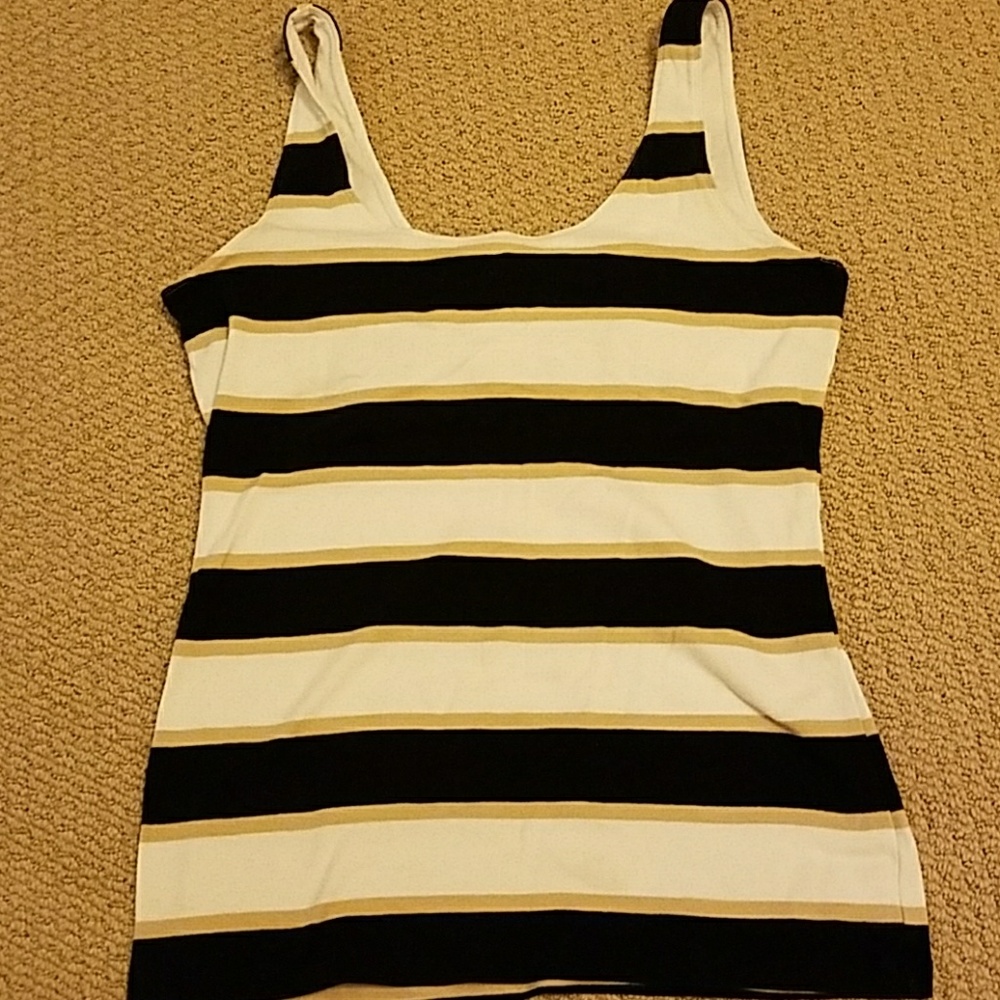 Banana Republic tank with built-in bra size large