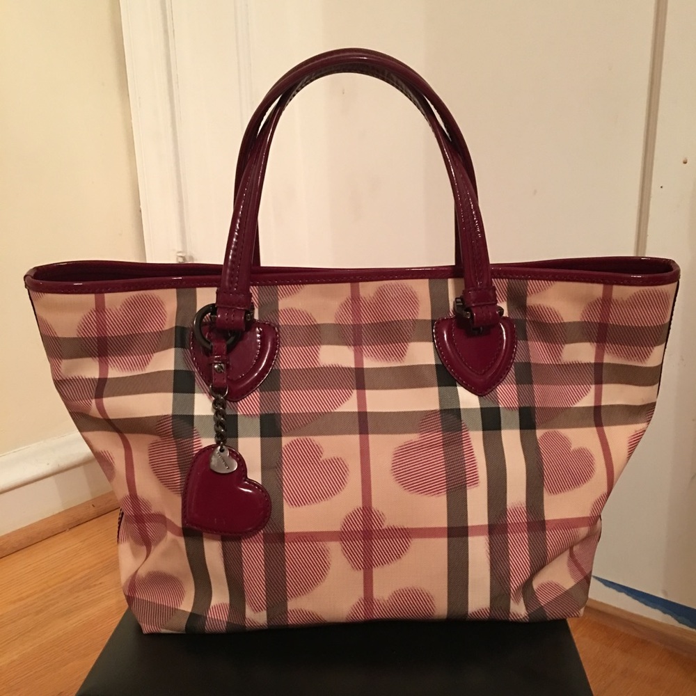 ❌Sold❌Burberry Valentine Nova Checked Tote Bag