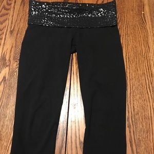 Cropped black Victoria's Secret yoga capris
